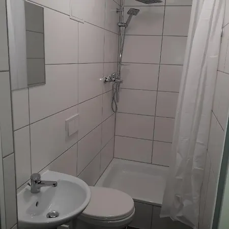فندق مبيت وإفطار Monteurunterkunft Wolkersdorf 3*